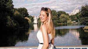 Копия МАМЫ: 18-летняя Вера Алдонина ВСЕ Больше Похожа на Юлию Началову