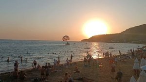 Отдых на парашюте над морем