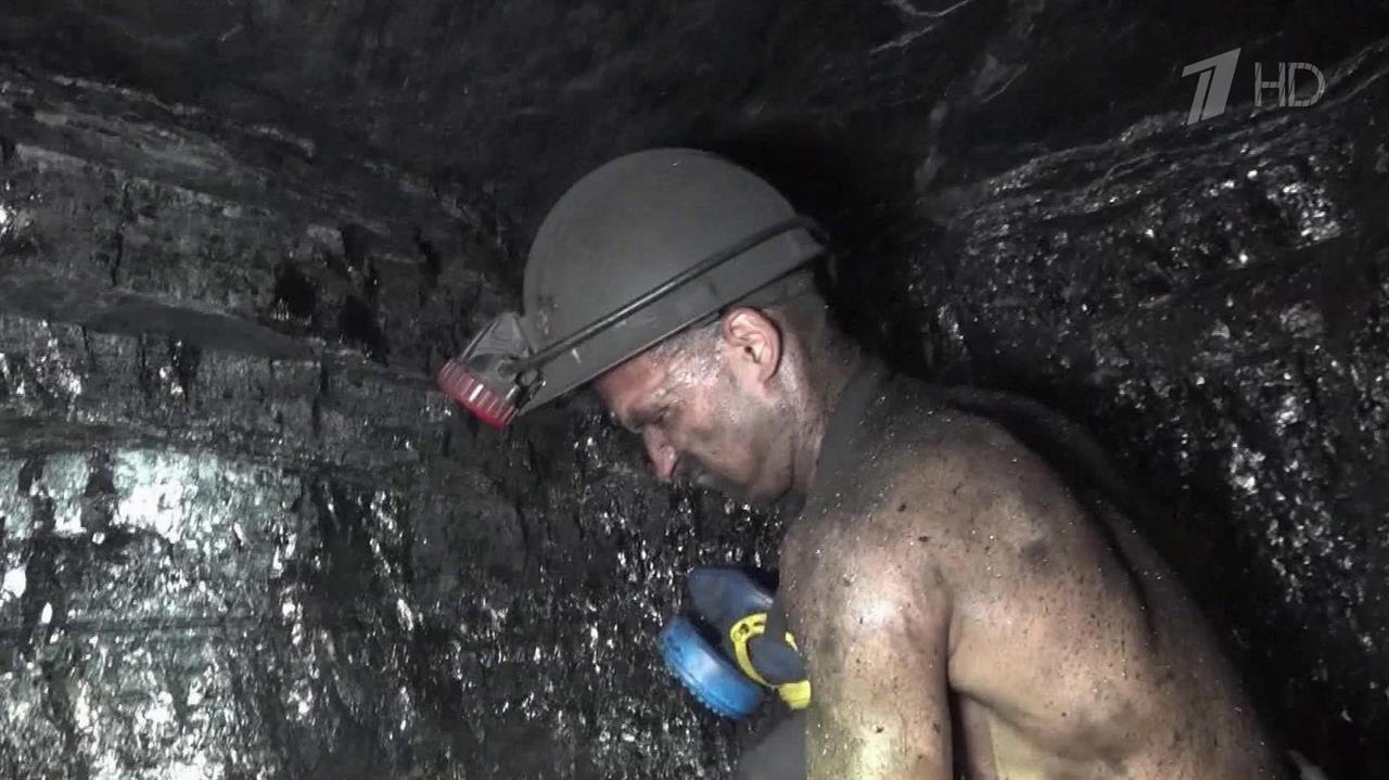 Шахтеры принимают поздравления с профессиональным праздником