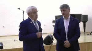 Презентация книги  Асланбека "ЖЕЛЕЗНЫЙ МИР"