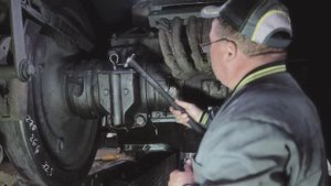 Мастер-класс от опытного инспектора локомотива по приемке ходовой части локомотива серии ЧМЭ3.