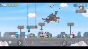 Медики против робота в Clone Armies.