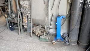 Вездеход на торговых колёсах.