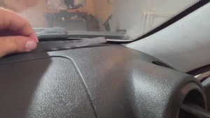 Уплотнительная резинка лобового стекла Гранта