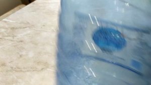 Как очистить бутылку от налета внутри