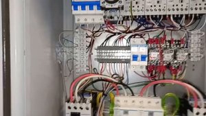 Работа двойной тепловой завесы с двумя модулями подключения и одним пультом