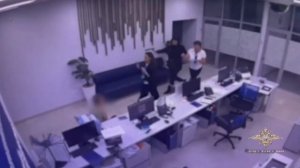 В Новосибирске вооруженный велосипедист в маске ограбил три банка за 10 месяцев