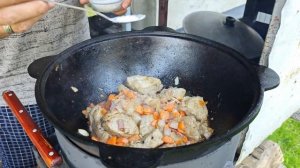 Гречка в казане на печке..