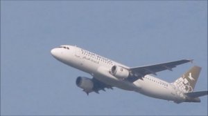 Очень редкий самолет в небе Москвы - Аэробус А-320 из Сирии