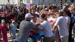 На Соборной площади сегодня проходят соревнования по силовому экстриму