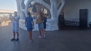 По Пушкинской через Приморский парк.  Ялта.