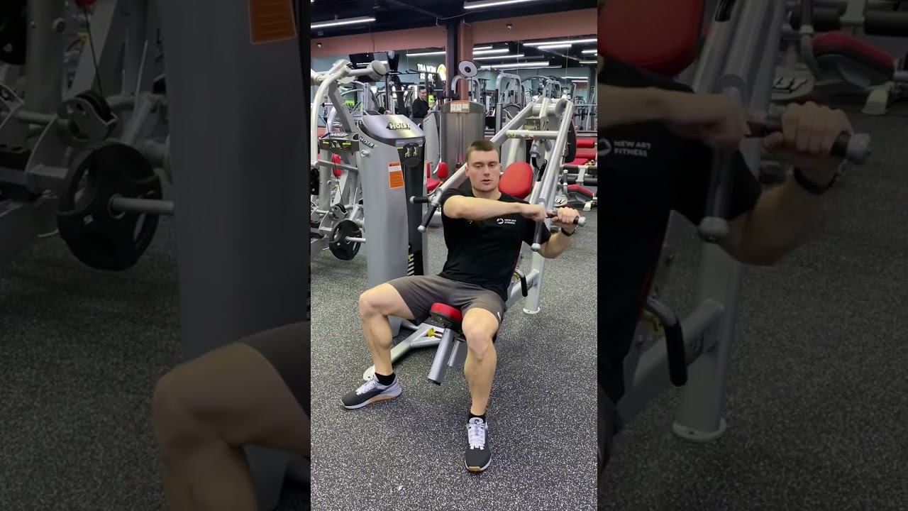 Жим под углом в блочном тренажере
