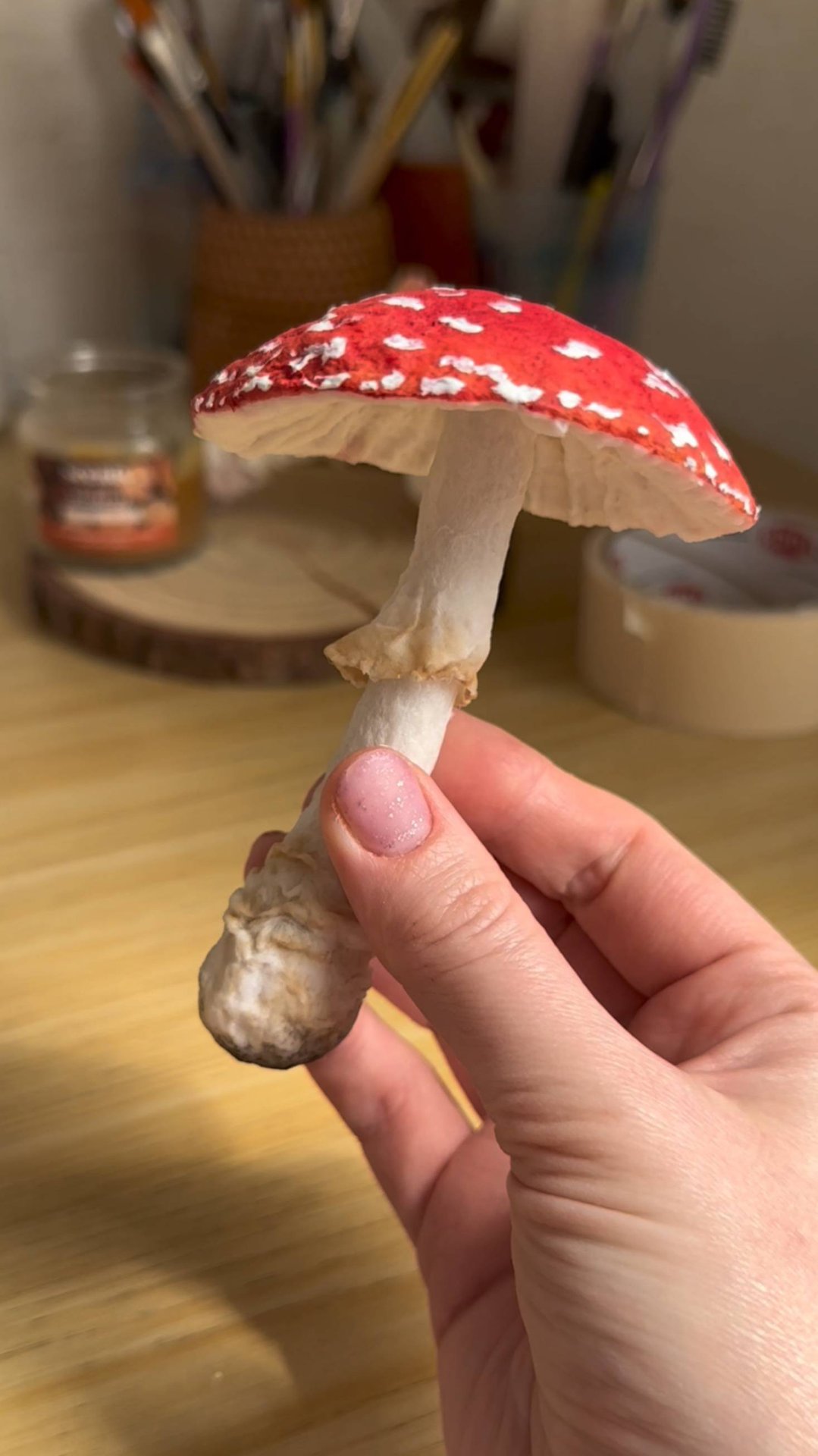 Раскрашиваю гриб из ваты #ватныеигрушки #игрушкиизваты #грибызваты #елочныеигрушки смотреть онлайн