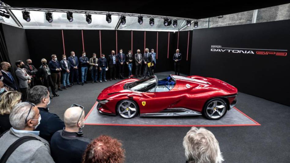 BBR 1:64 Ferrari Daytona SP3 Последний из SP смотреть онлайн