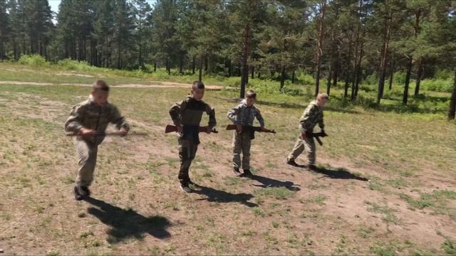 Жара!!! + 35 градусов! Но нашим юным вымпеловцам не привыкать переносить тяготы и лишения на полевых