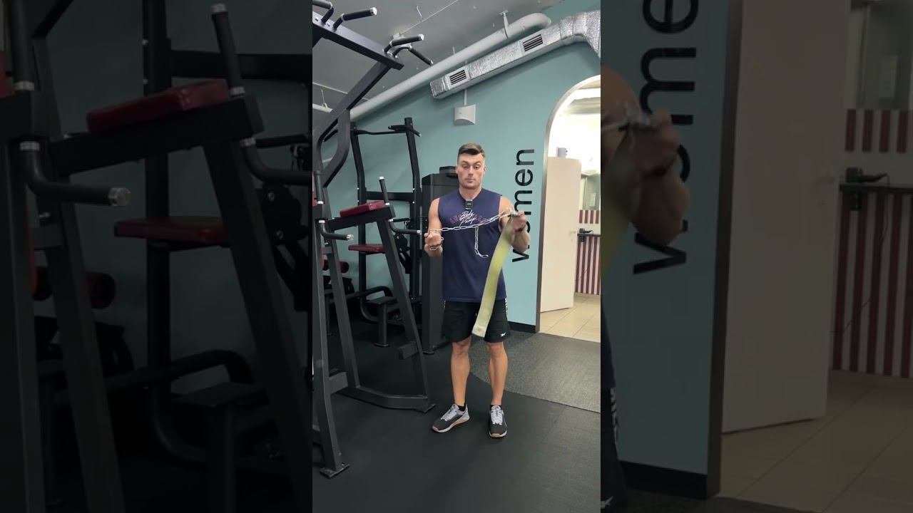 Отжимания на брусьях