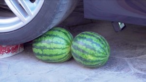 Машина давит предметы колесом! Эксперименты с колесом! Антистресс ASMR Смотрим и Отдыхаем 😱🚗❤️😜