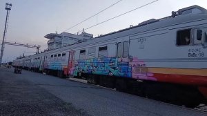 Электропоезд ЭР31 412-042 отправляется из Подгорицы