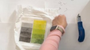 Снятие работы с подрамника. Удаление воска утюгом