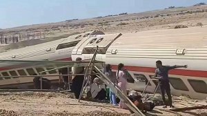 Пассажирский поезд сошел с рельсов в Египте. Три человека погибли и около сотни человек пострадали