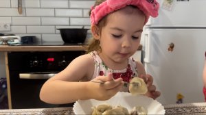 Ариша готовит вкусные пельмени