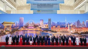 Ушаков заявил об активном общении делегации РФ с коллегами из Азербайджана на ШОС