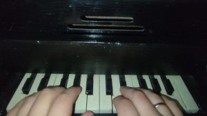 Вальс "Анастасия" на детском пианино!