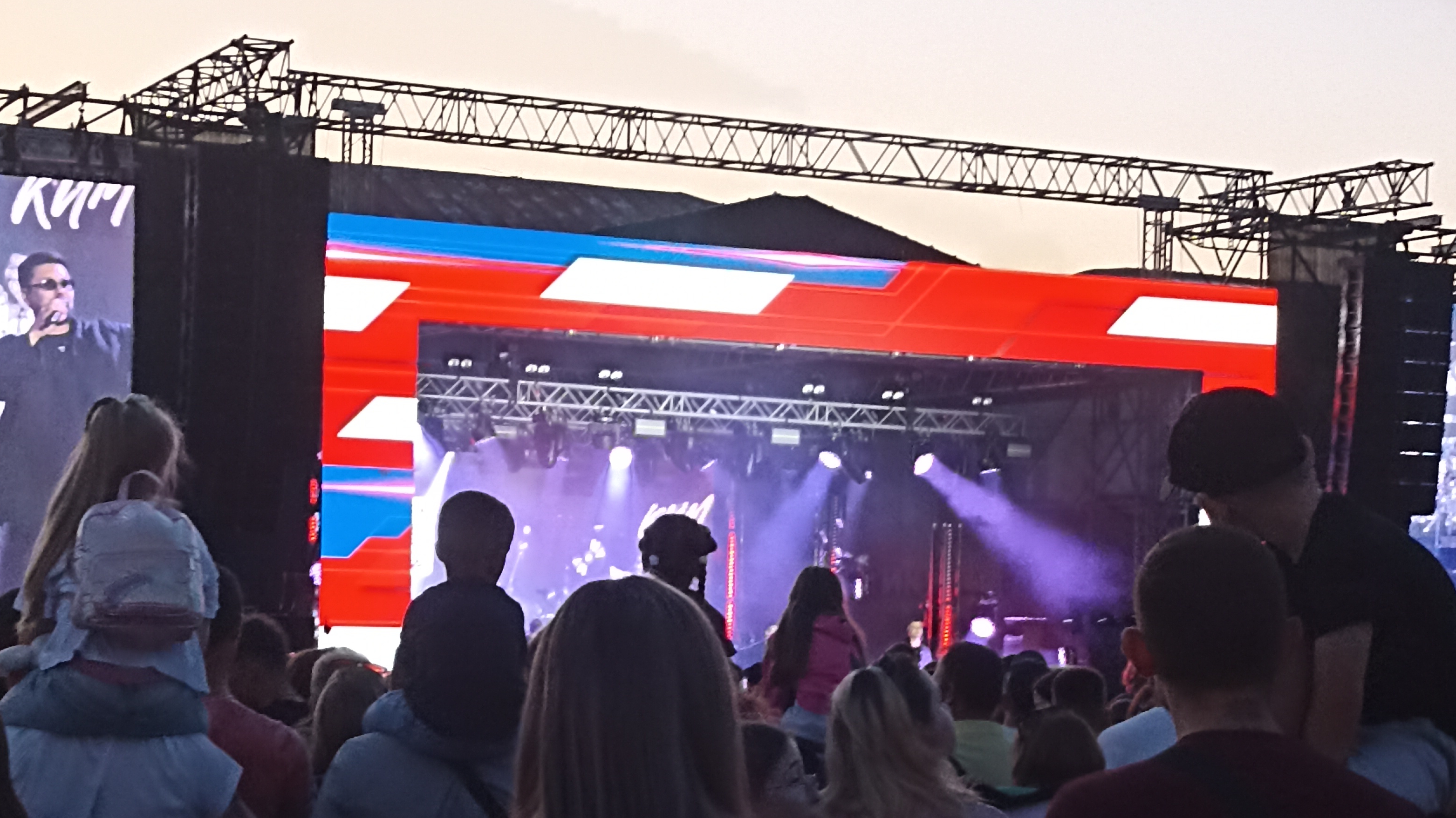 день города:) концерт с Иваном кого то,Мари Краймбрери,Звонкий