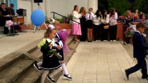 Участник СВО повел дочку боевого товарища в первый класс