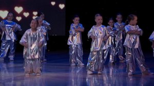 City Jazz: Концерт "18 НАМ УЖЕ" Флешмоб дети