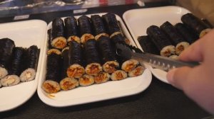 Токпокки, сандэ, жареная еда, маленький кимбап Мини-кимбаб, Корейская уличная еда
