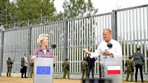 Туск и фон дер Ляйен посетили границу с Белоруссией