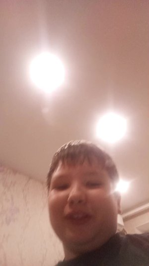 мы пробуем разные конфеты