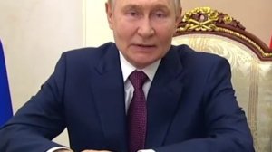 Владимир Путин поздравил учащихся, их родителей и педагогов с Днём знаний.