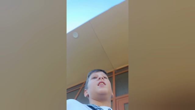 мы идём в школу и обратно