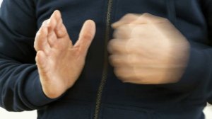 Избивают и грабят: банда подростков держит в страхе жителей Уфы