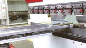 Гибочный робот HR50 и пресс Absolute 20040