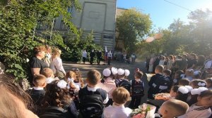1 сентября линейка школа Ломоносова 1530 часть 1