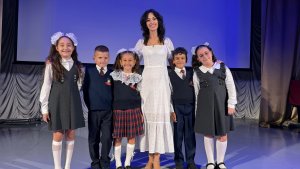 Учат в школе - Вокальная студия «Кристалл»