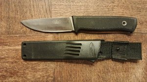 Реплика Fallkniven F1. Неказистый работяга.