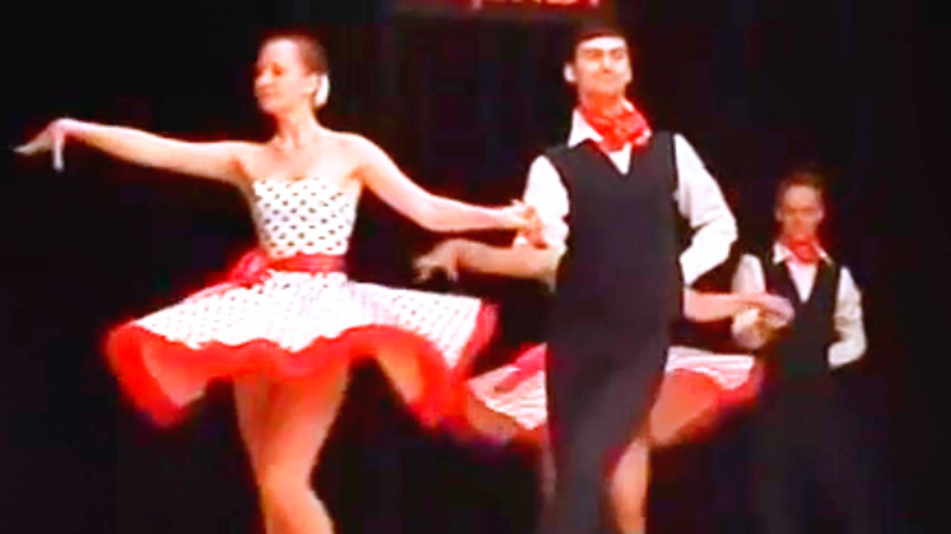 Под небом Парижа танец.Школа танцев Маритэ смотреть онлайн