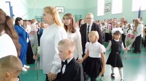 1 сентября 2025 г., 9 класс провожают первоклассников