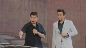 Ну где же вы миллионеры, концерт уже начался давно?