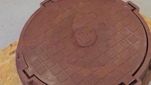 Полимер - песчаный люк ЛП-Л 3Т. Красный.