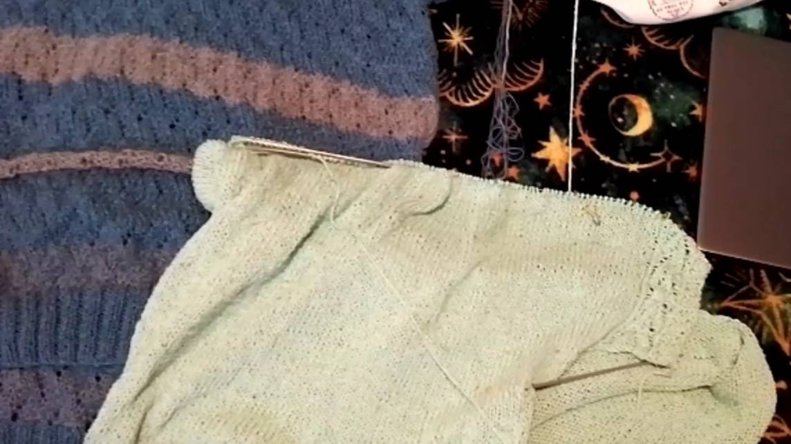 Влог. Рукоделие во время работы. Травяные заросли. смотреть онлайн