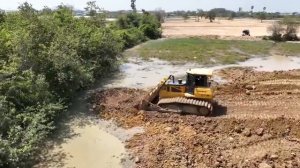 Вывоз грунта на свалку бульдозером D37E, уборка травы и выгрузка грунта грузовиком