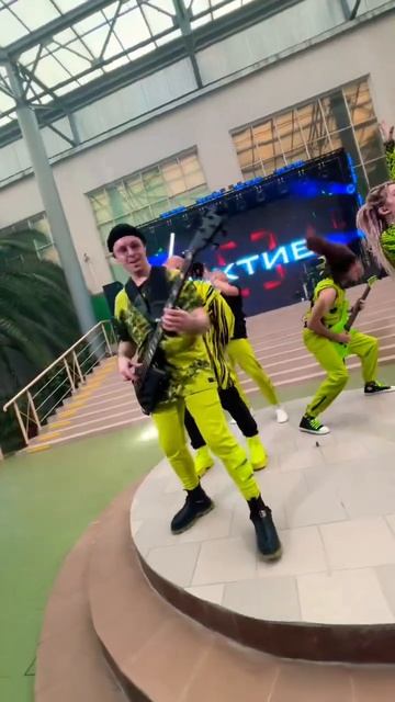 КАВЕР-ГРУППА | БОМБЕЙ смотреть онлайн