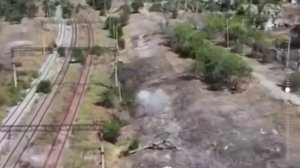 ‼️🇺🇦🏴☠️ ВСУшники добили своего: сдававшийся в плен боевик уничтожен украинским дроном