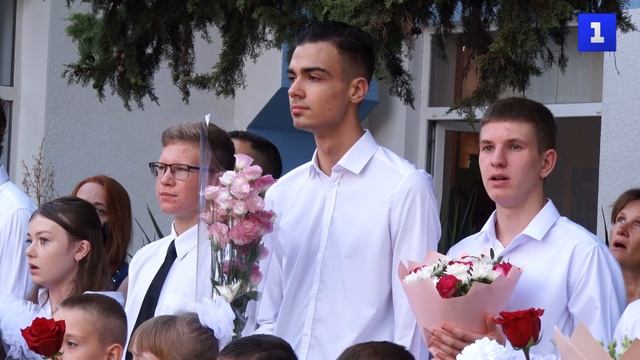 Юбилейный 55-й звонок прозвучал в гимназии №24 имени Эдуарда Асадова