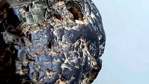 Метеорит видимо с марса.